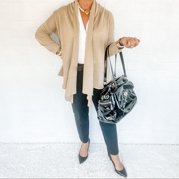🍁👜 Ann Taylor lightweight Tan Cardigan - Small